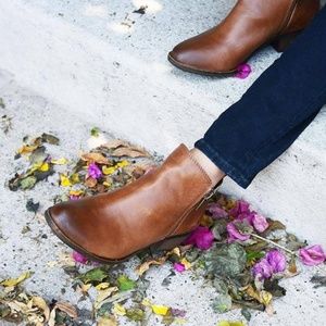 Lucky Brand Basel Flat Booties, size 8